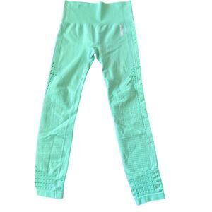 GYM SHARK Energy Seamless in bright mint with cut out accent pattern size M